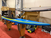Lade das Bild in den Galerie-Viewer, Demo – Jimmy Lewis World Wide Carbon 8'9" SUP, blau/weiß