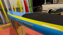 Lade das Bild in den Galerie-Viewer, Demo – Jimmy Lewis World Wide Carbon 8'9" SUP, blau/weiß