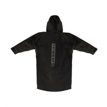 Lade das Bild in den Galerie-Viewer, TriWrap Changing Robe System Black &amp; Jet
